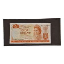 NEW ZEALAND 5 DOLLARS 1975-77 H.R. Hardie P165d* Replacement EF (Lot #731)