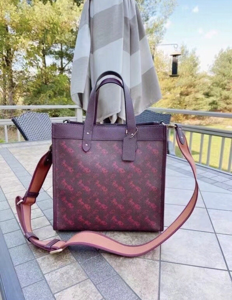 Coach 89143 Field Tote With Horse And Carriage Print IN