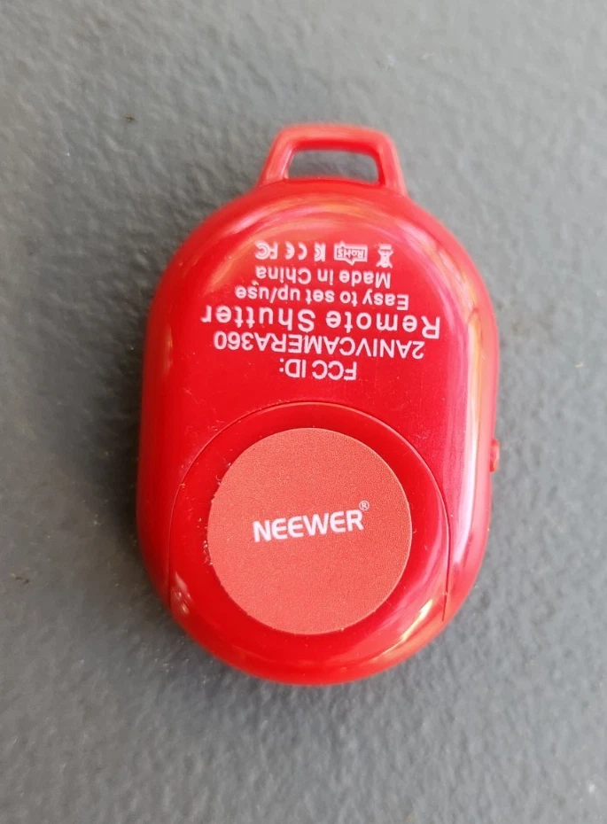 Neewer Remote Control Selfie Camera - Image 2 of 2