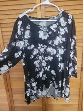 Black Floral Tunic Top With Silver Accents Sz...