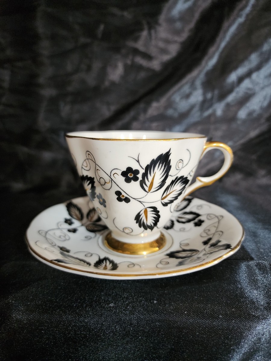 【5/31まで値下げ】  Fine Bone China Vintage Clarence Fine Bone China tea cup & saucer made in England