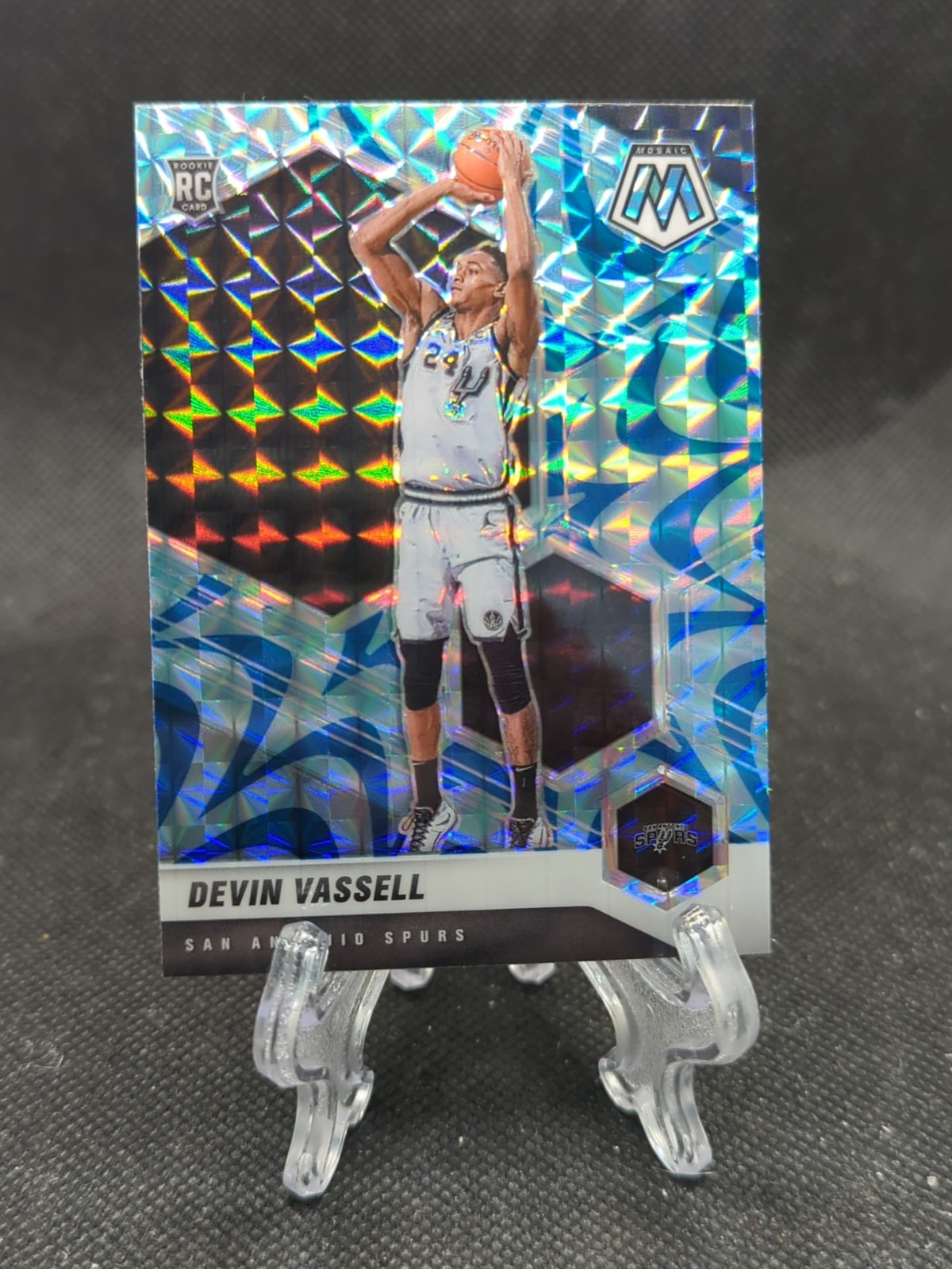 2020-21 Panini Mosaic #221 Devin Vassell Mosaic Reactive Blue Prizm Rookie Spurs