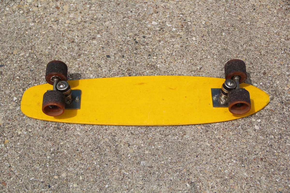 HANG TEN 1970's FIBERGLASS SKATEBOARD SURF SIDE WALK SURFER HANG TEN 1970's FIBERGLASS SKATEBOARD SURF SIDE WALK SURFER