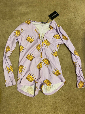 pretty little thing NWT women s lilac Queen printed pajama PJ romper Large