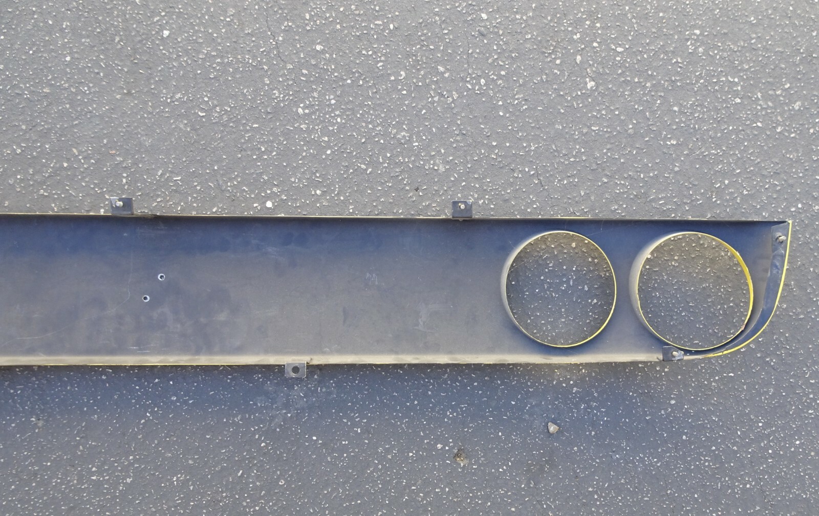 FERRARI  MODENA  SPYDER  / COUPE  REAR UPPER BUMPER LIGHT COVER 