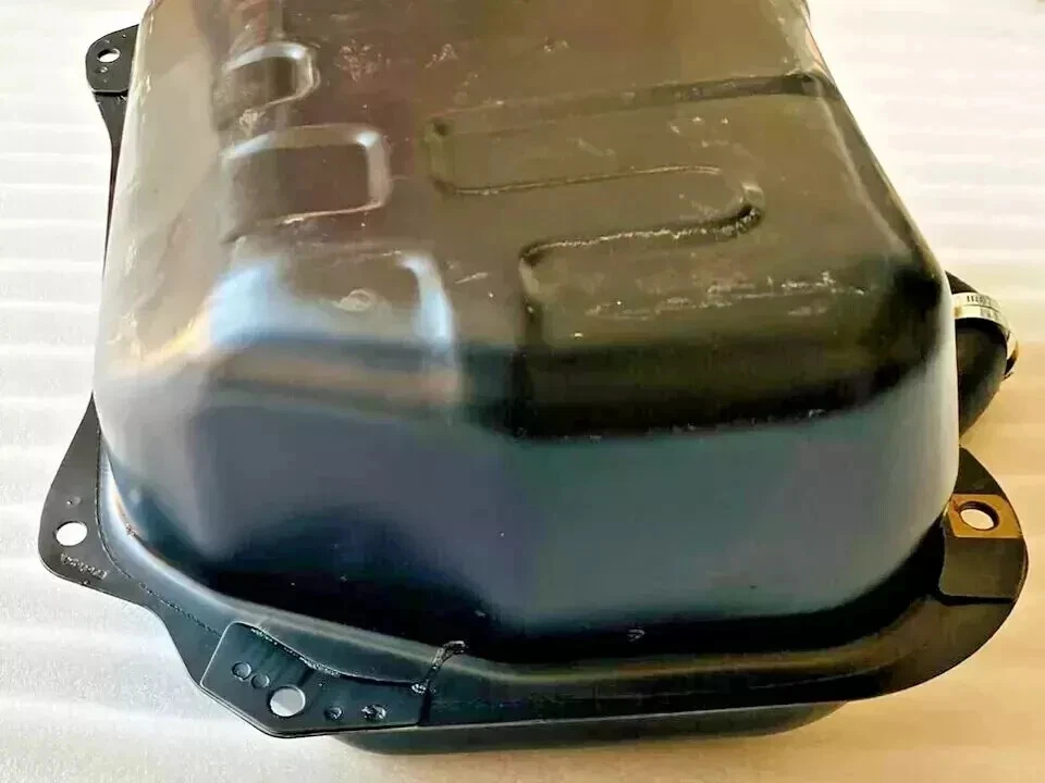 Suitable For Suzuki SJ 413 Samurai Fuel Petrol Gas Fuel Tank With Hose Pipe - Image 3 of 4