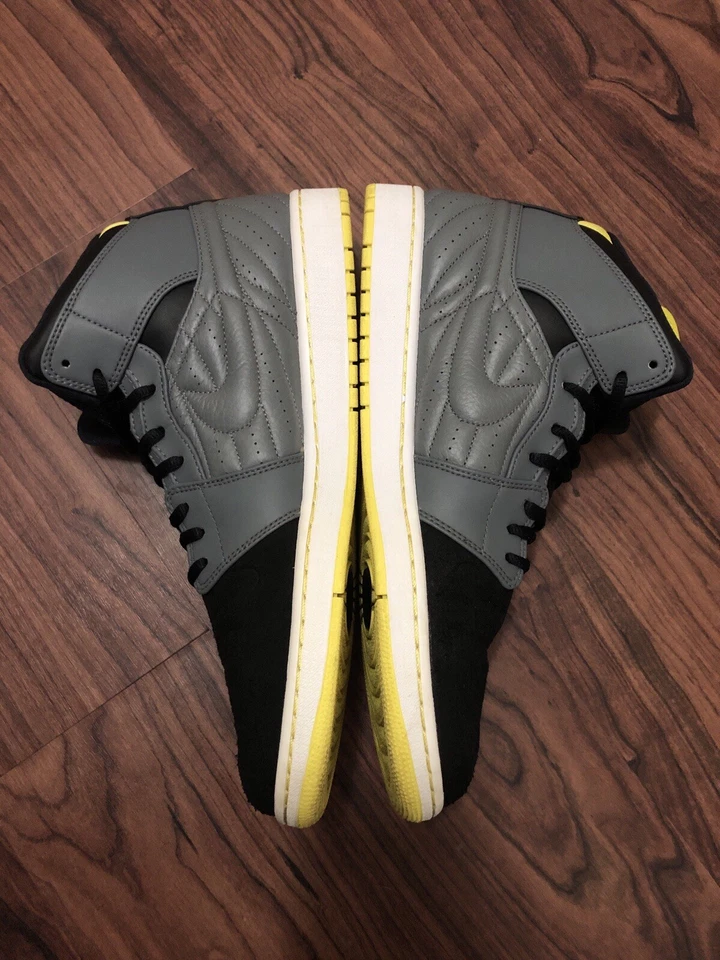 Air Jordan 1 Retro 99’ Cool Grey Vibrant Yellow Men’s 13 US [654140-032] Foto 3 de 4