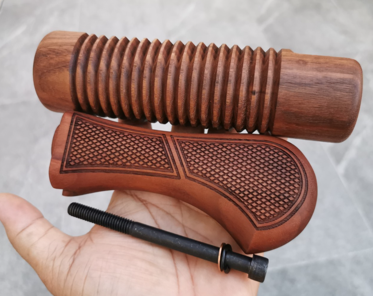 WOOD STOCK & FOREND GRIPS FOR MOSSBERG 590 SHOCKWAVE 12 GA. WALNUT