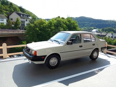 1:18 Modellauto Volvo 360 ( 340 ) mit OVP und Wunschkennzeichen - Bild 1 von 4