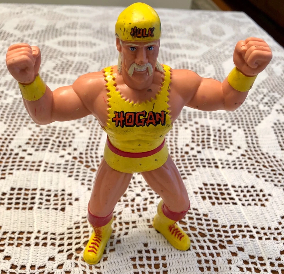 VINTAGE 1994 WCW Hulk Hogan Series 1 Wrestling Action Figure WWF