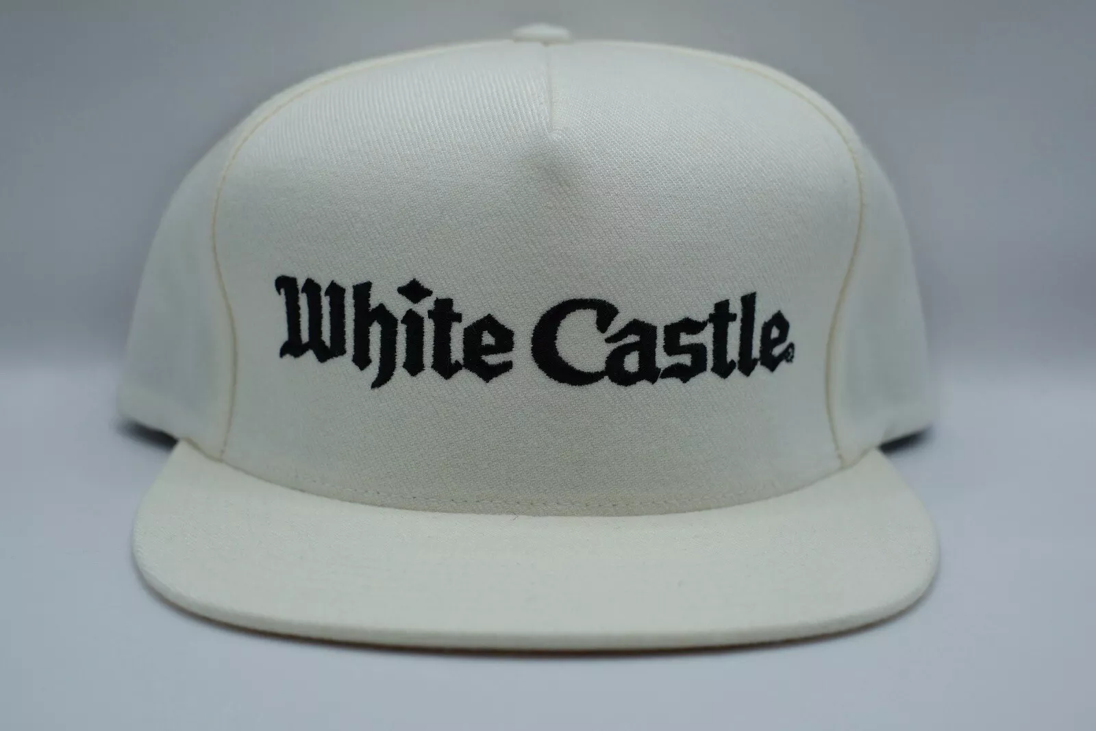 CHAPEAU SUPREME SS15 BLANC CHÂTEAU 5 PANNEAUX BLANC NEUF JORDAN DUNK KOBE HELLSTAR