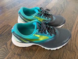 brooks launch 4 women's size 9