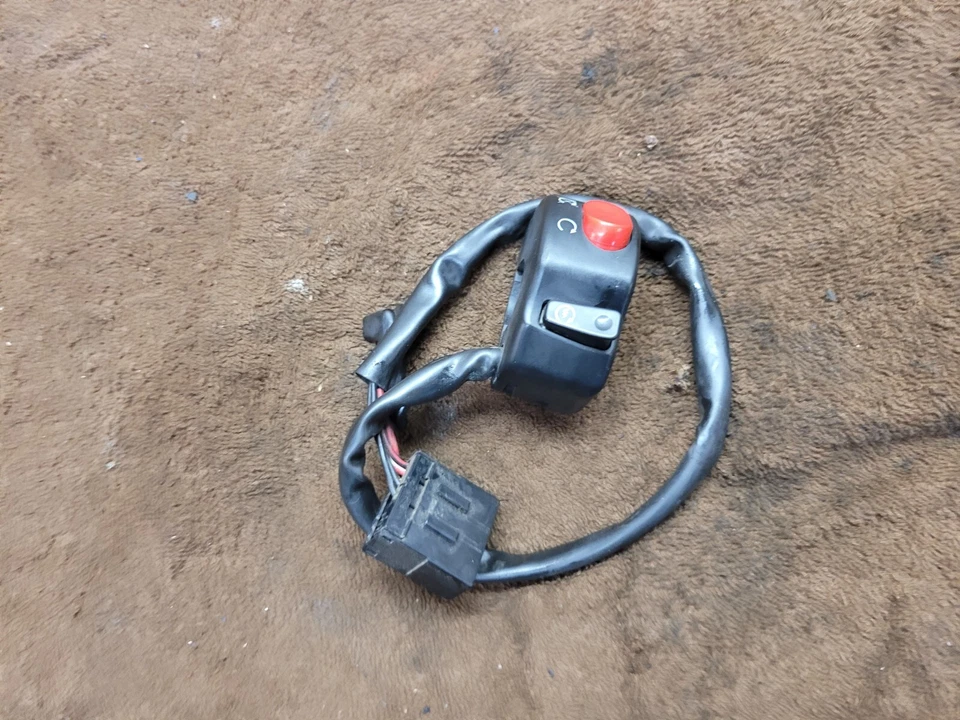 Interruptor de manillar de control derecho triple Triumph 1050 Speed 2009 intermitente Foto 3 de 4