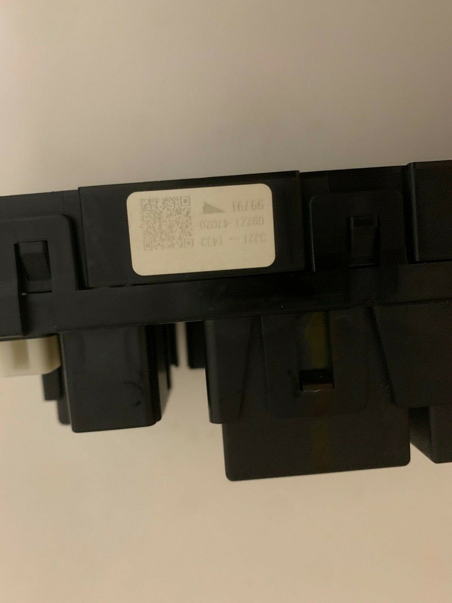 Toyota Prius Battery Junction Box Relays G92Z1-47020, G3843 Toyota Prius Battery Junction Box Relays G92Z1-47020, G3843