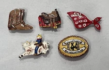 Vtg Grannycore Rodeo Horse Bronco Bandanna Saddle 1980s Button Covers Spurs