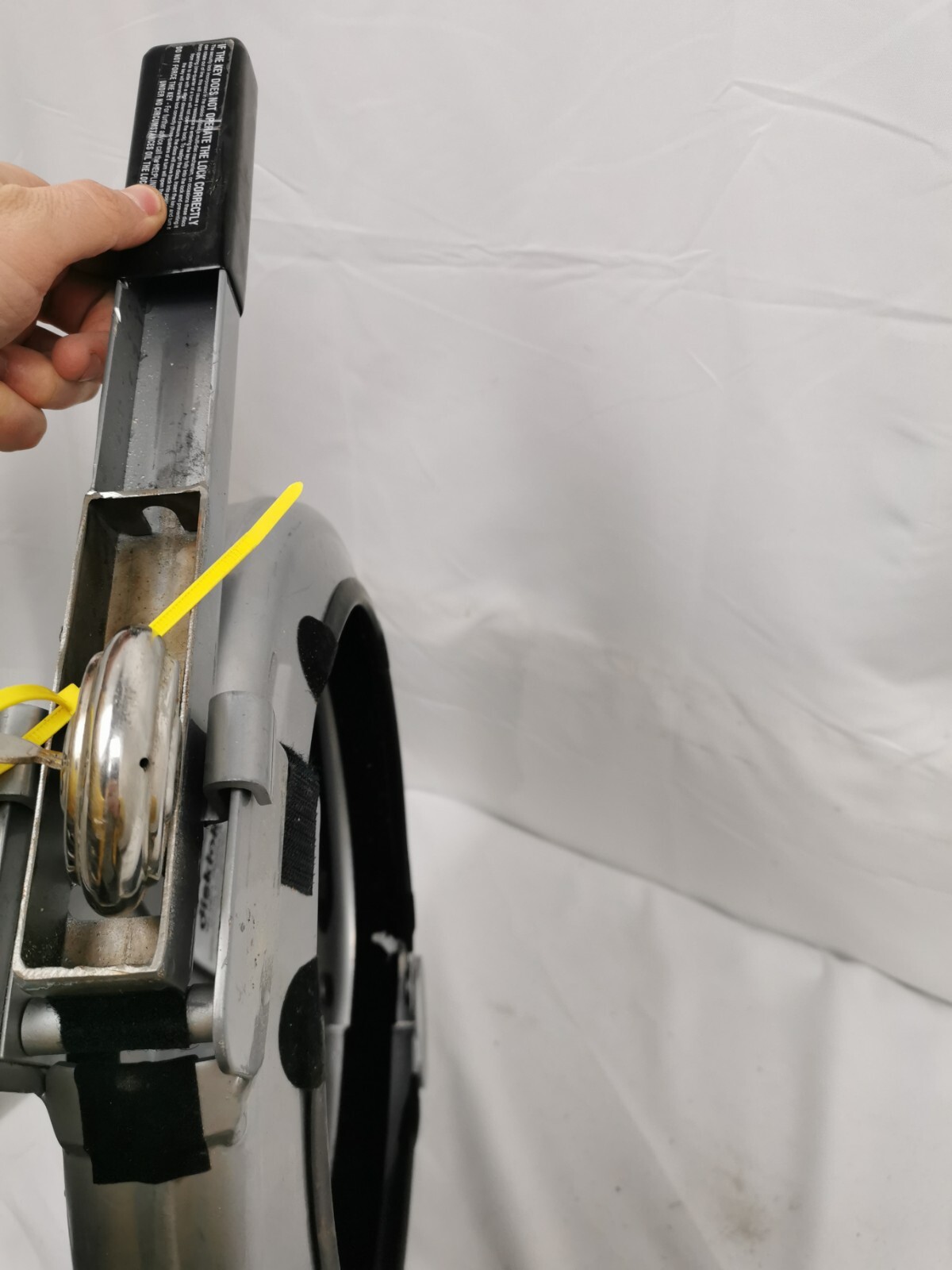 Disklok Steering Lock Small Silver Up To 39cm Steering Wheel