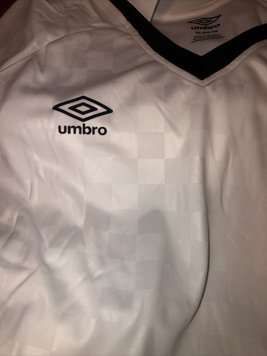 Umbro ホワイト長袖シャツ 背番号00 UMBRO 半袖ポロシャツ 鹿の子[品番：OE000008722]｜Rocky Monroe