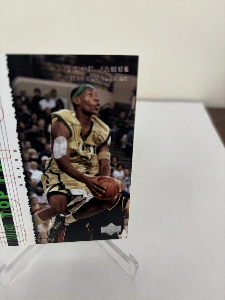 LeBron James 2003 Upper Deck Top Prospects #3 (RC) casi nuevo envío gratuito Foto 4 de 4