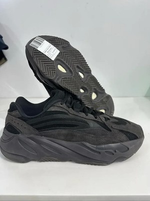 Used adidas Yeezy Boost 700 V2 Vanta 2FN6P8KS6XK7 Size 9 NB SHIPS FAST
