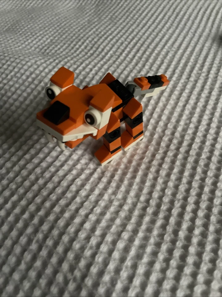 LEGO Creator 30285 Tiger, photo 1 of 4