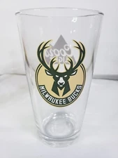 Milwaukee Bucks NBA Coors Light Beer 16 Oz. Heavy Pint Beer Glass 