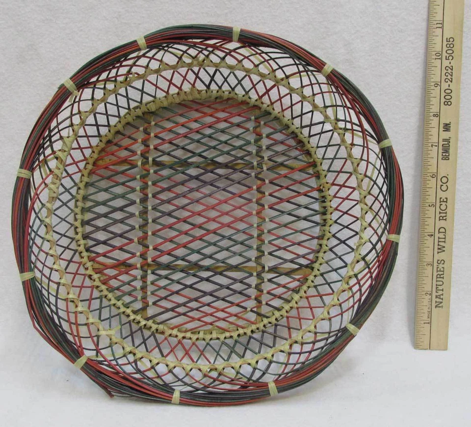 Wicker Basket w/ Liner Embroidered Green Pink Bread Bowl Table Centerpiece - Image 4 of 4