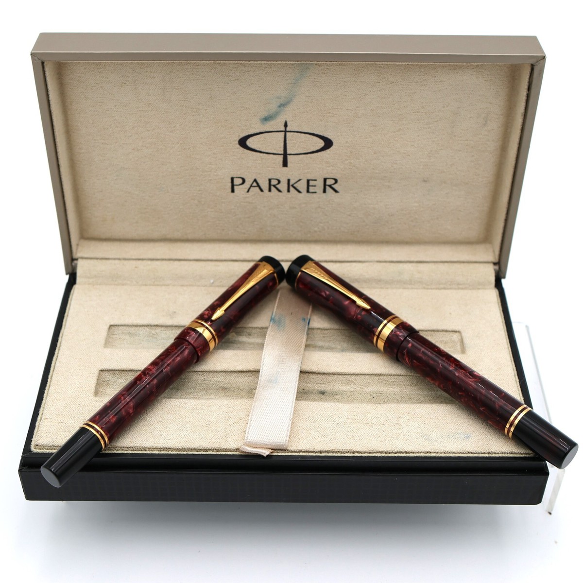 PARKER DUOFOLD CENTENNIAL Burgundy Marble Fountain Pen & Roller