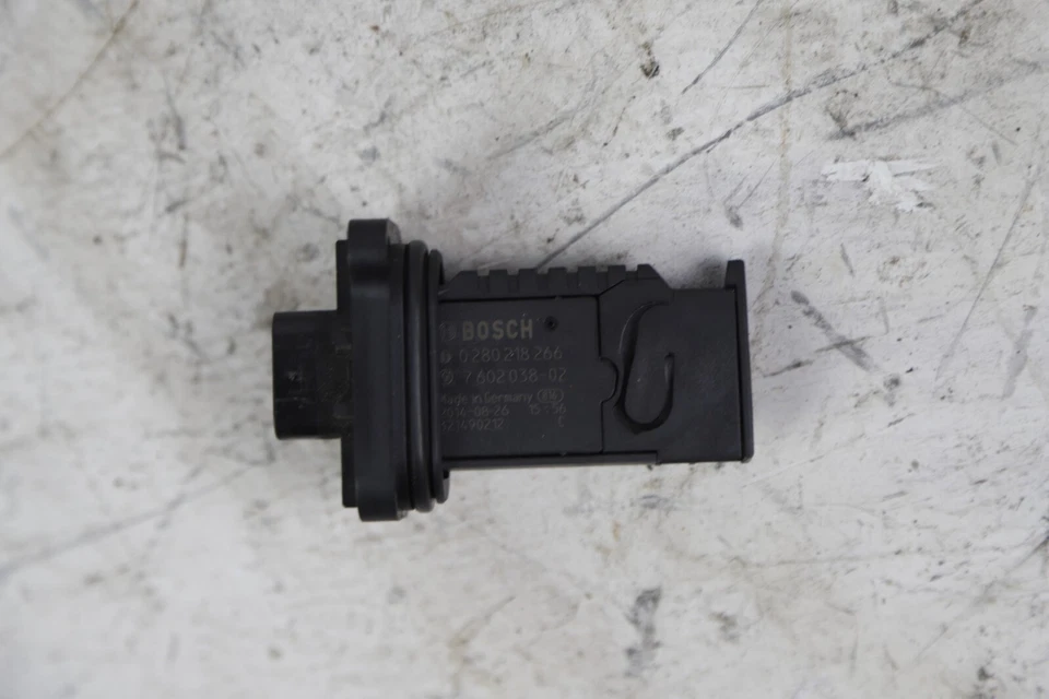 12-18 BMW F82 F22 F30 F32 F10 F13 M3 MAF Sensor de flujo de aire másico Medidor Motor OEM Foto 2 de 4