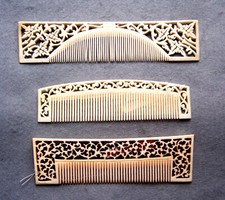 VINTAGE HAIR COMB OR ACCESSORY SET - INCLDES US TARIFFS