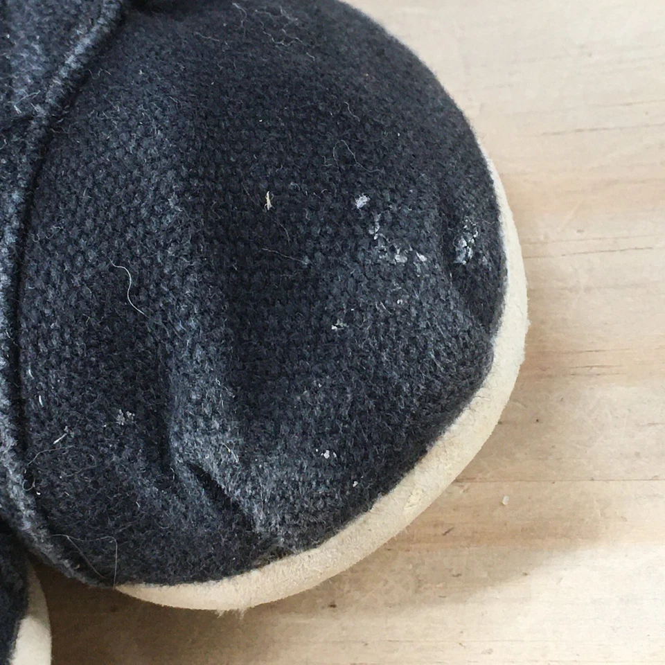 Toms Shoes Child 5 Slip On Flats Black Canvas  Round Toe Snap Casual Comfort - Image 4 of 4