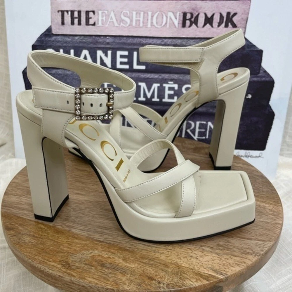 Sandales plates formes Gucci authentiques neuves dans leur emballage