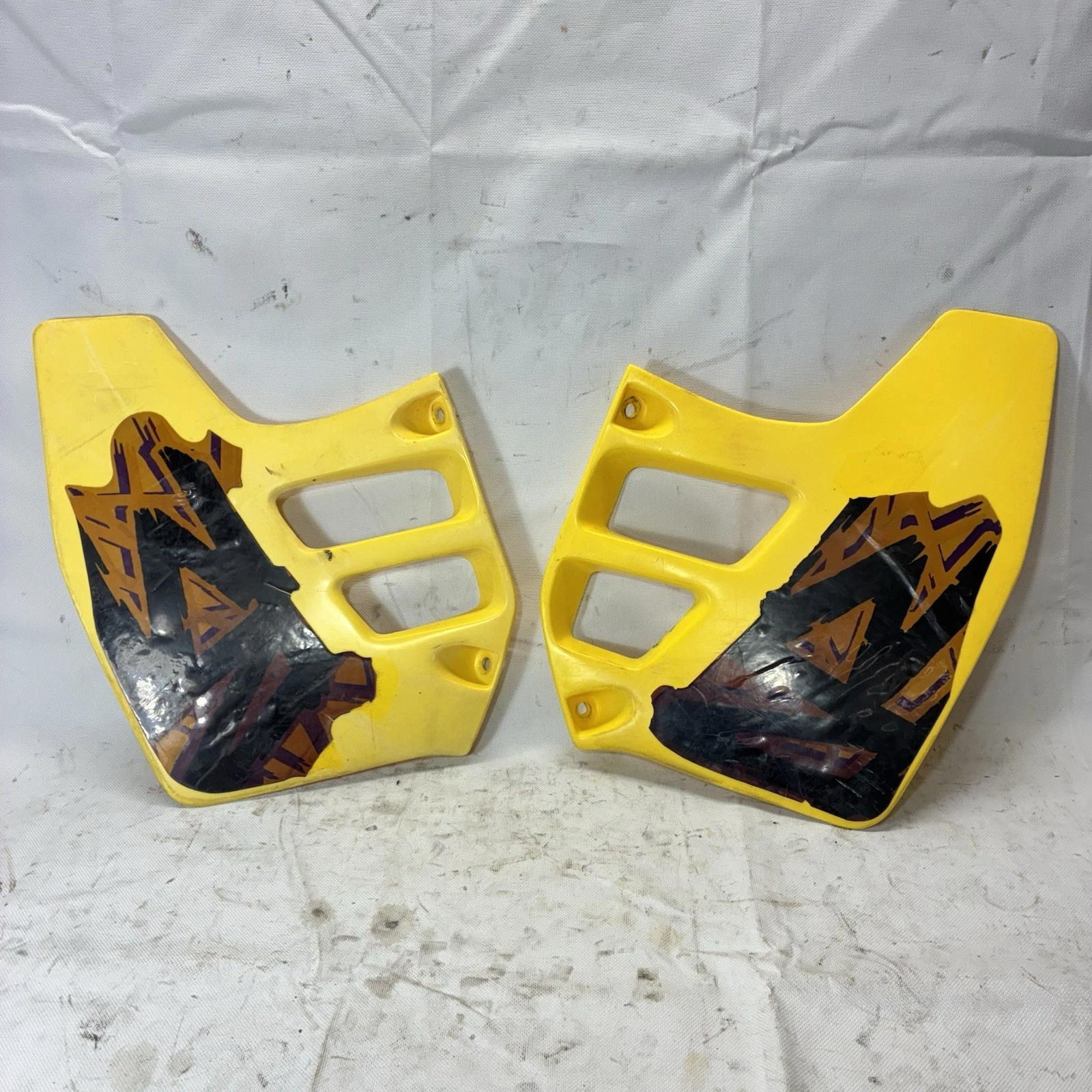 1989 - 1992 Suzuki RM250 RM 250 Gas Tank Fuel Tank Radiator Shroud Set
