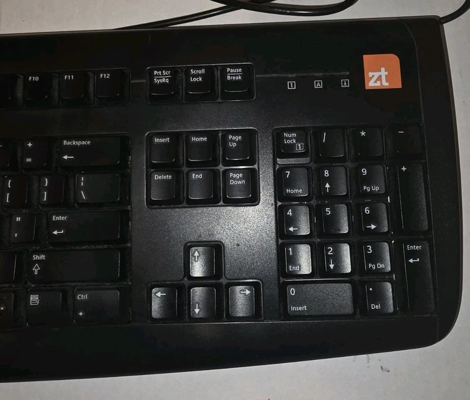 Logitech ZT Black Wired PS/2 Keyboard Y-SAF76 820-000935 BT725D62825 for PC - Image 4 of 4