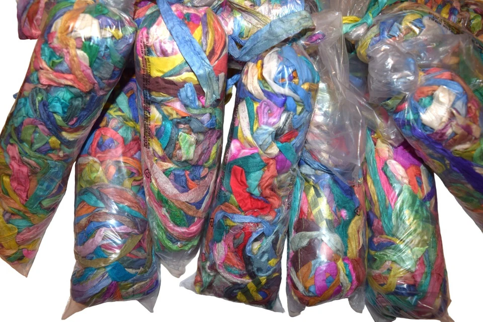 100 g Grab bag Recycled Sari Silk Ribbon Yarn Multicolored - Image 3 of 4