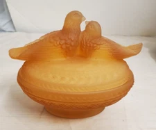 Vintage Westmoreland Satin Amber Glass Birds Nest Covered Candy Dish - CHIP