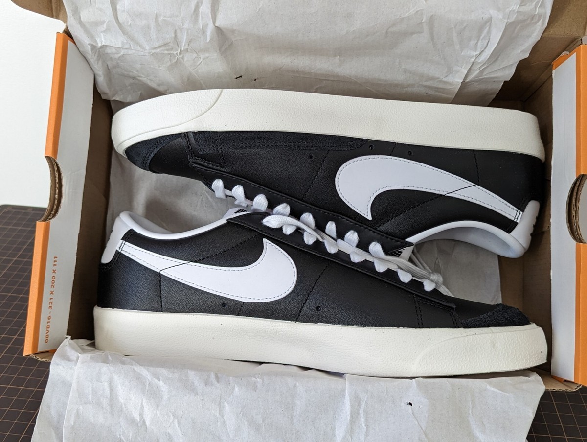 US10.5 Nike Blazer Low '77 Vintage - Black/White Brand New
