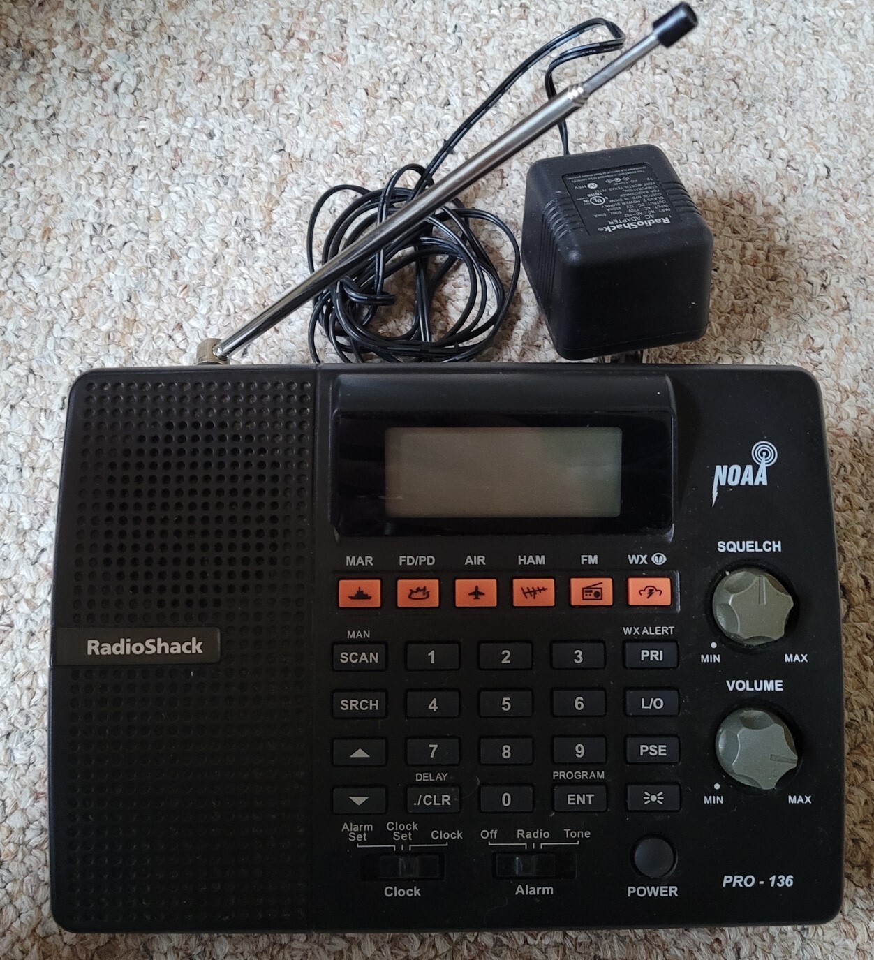 Radio Shack Pro-136 NOAA Desktop Radio Scanner W/Power Adapter TESTED ...