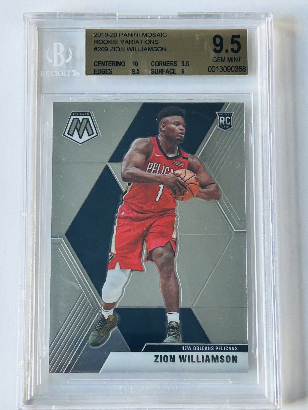 2019-20 Panini Mosaic Rookie Image Variation Zion Williamson #209 BGS 9.5