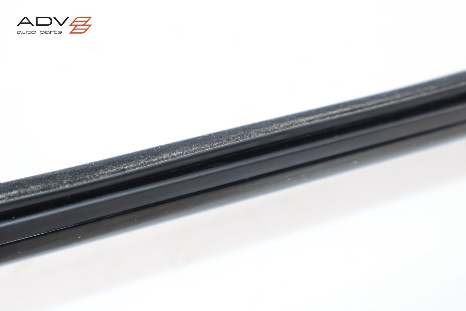 2014 - 2020 BMW i8 I12 COUPE LEFT DRIVER SIDE DOOR WINDOW BELT MOLDING OEM