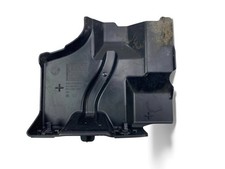 Otras piezas de compartimento del motor Toyota Yaris P13 2017 5E3825841A (AF2028)