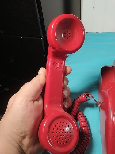 Téléphone de bureau rouge filaire sans bouton Cortelco d'urgence téléphone chauve-souris - Photo 2/10