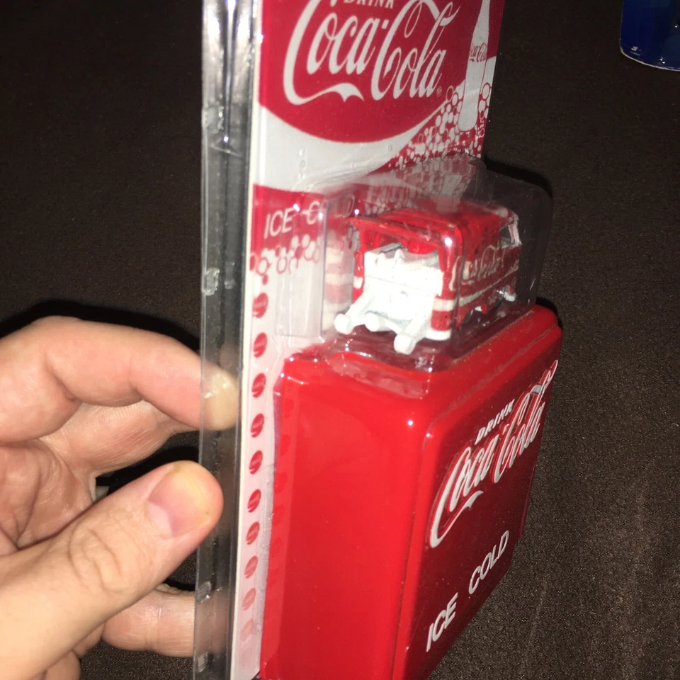 Coca Cola CUSTOM  HOT WHEELS Kombi BY THE BOXMAN Issues Read - Image 3 of 4