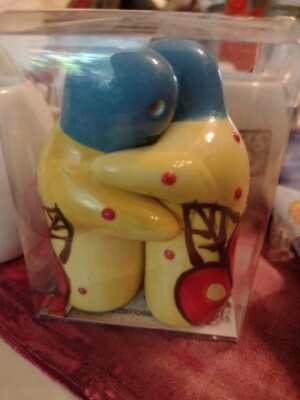 DEL RIO SALADO HUGGING Ghosts SALT & PEPPER SHAKER SET SPAIN Handmade New