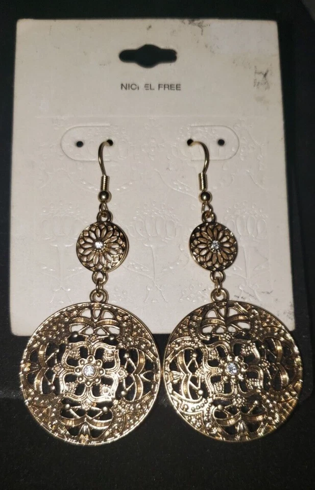 NUEVOS PENDIENTES COLGANTES MARCA TARGET TONO DORADO, PEDRERÍA, DISEÑO FLORAL, NUEVOS CON ETIQUETAS Foto 4 de 4