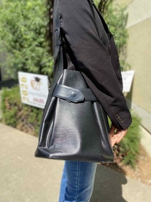 LOUIS VUITTON Sac De Paul GM Black Shoulder Epi Leather Bucket Bag
