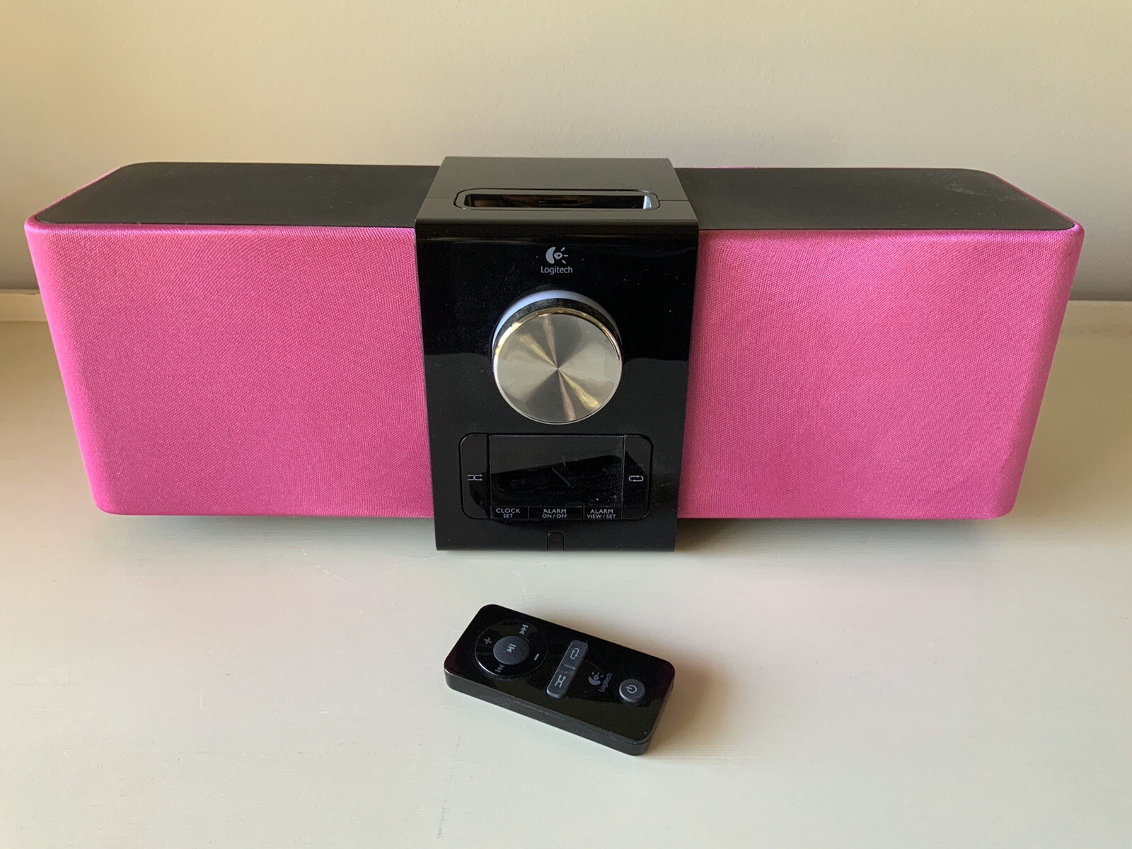 logitech speaker iphone 4