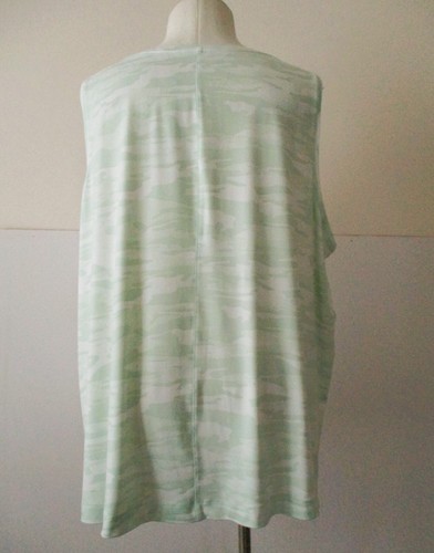 Wonderly Plus Size 4X sage polyester/spandex sleeveless camouflage tank top - Picture 11 of 11