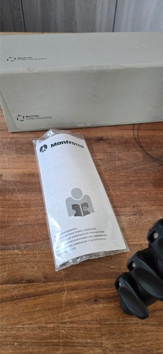 Manfrotto 055 Carbon Fibre 4 Section Tripod (MT055CXPRO4) - Picture 11 of 17