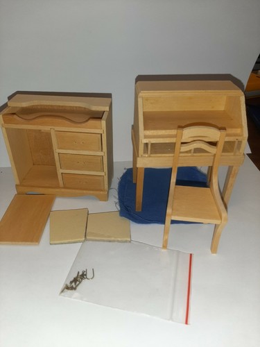 Chippendale Schreibtisch und Stuhl, Kommode Haus der Miniaturen, komplett montiert, 1:12