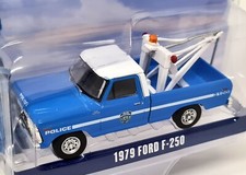 Greenlight 1/64 Ford F-250 Tow Truck 1979 Police NYPD Diecast Model Car